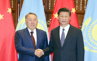 Xi Jinping trifft Präsidenten Kasachstans.jpg
